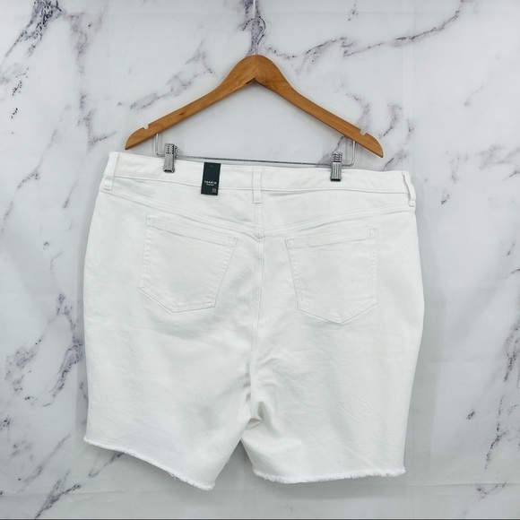 Torrid High-Rise Bermuda Short - Vintage Stretch White - Picture 6 of 7